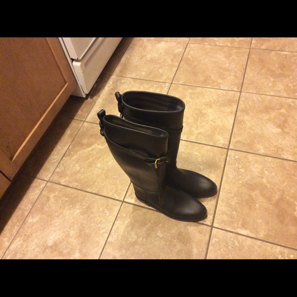 Boots - Picture 5 of 5